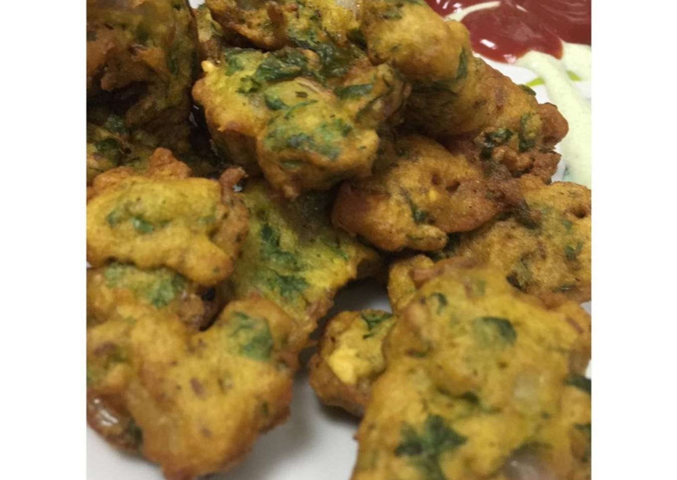 Moong dal ke pakoray