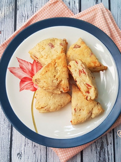 Foto resep Savory Scone (keju + daging asap)
