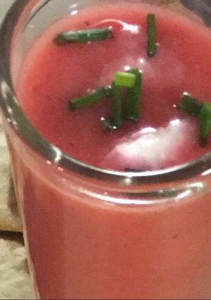 Foto principal de Chupito de gazpacho rosa