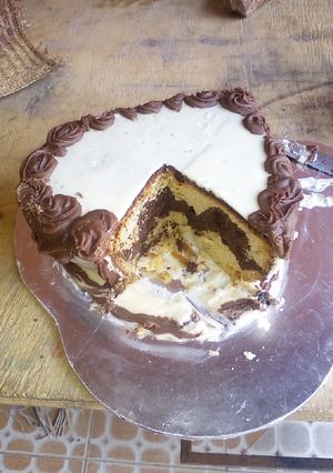 A picture of Marble cake decorated with Royal icing.