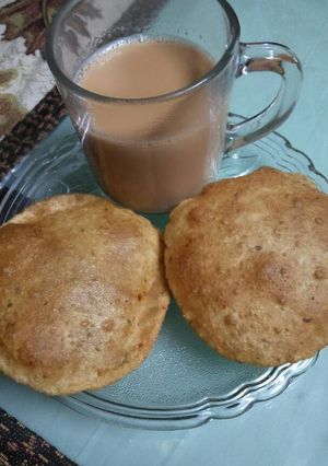A picture of Ajwain, carrot poori.