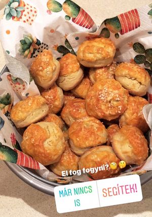 Sajtos pogácsa recept fotója
