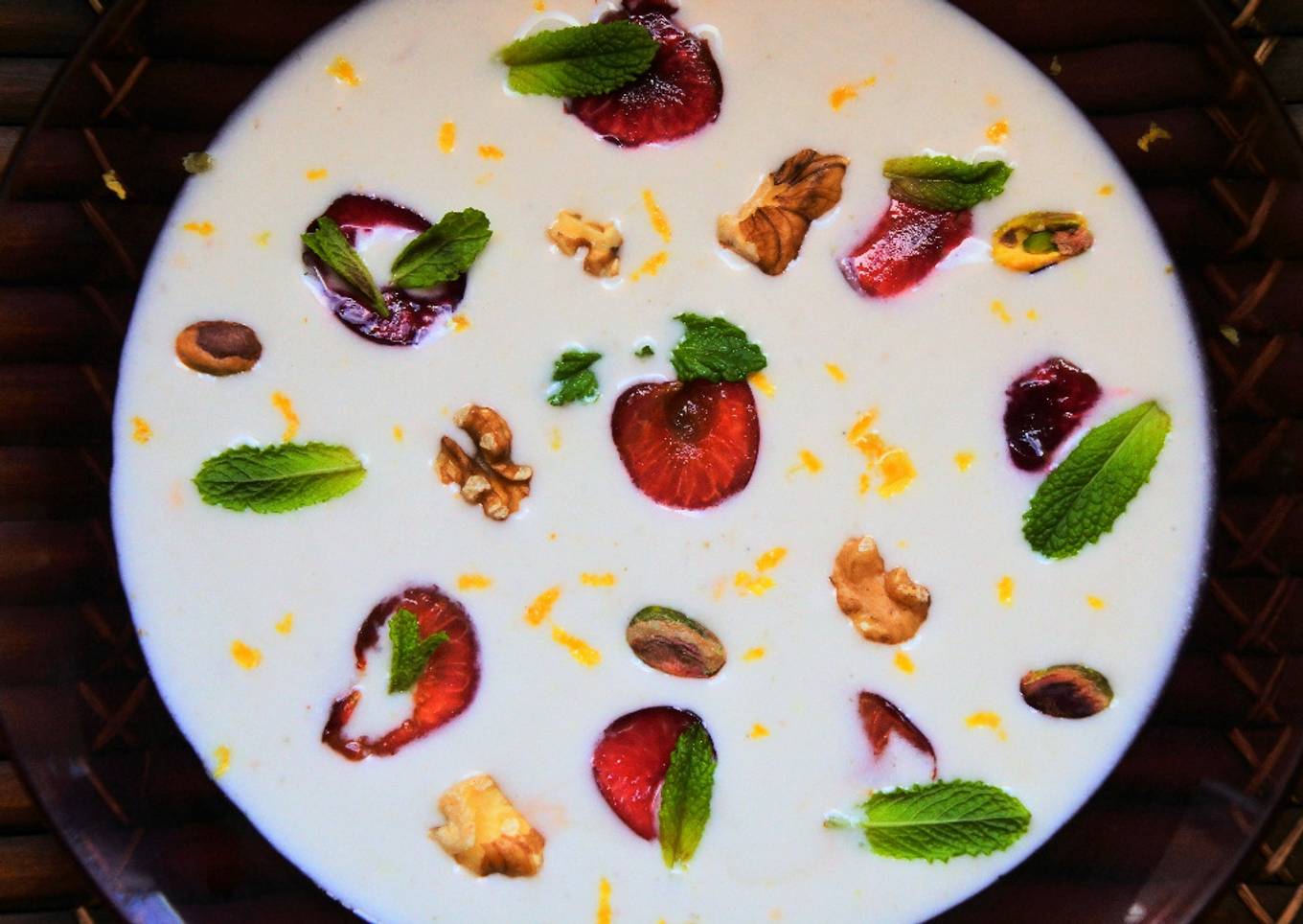 đ„„ Sopa frĂa de coco y cĂtricos con cerezas đ