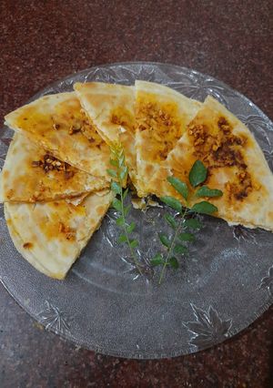 A picture of Garlic Pastry Paratha.