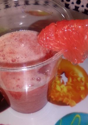 Une photo de Jus d'orange rouge