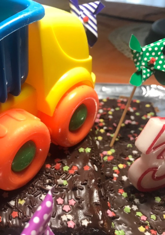 Una foto de Bizcocho de chocolate para un cumpleaños infantil