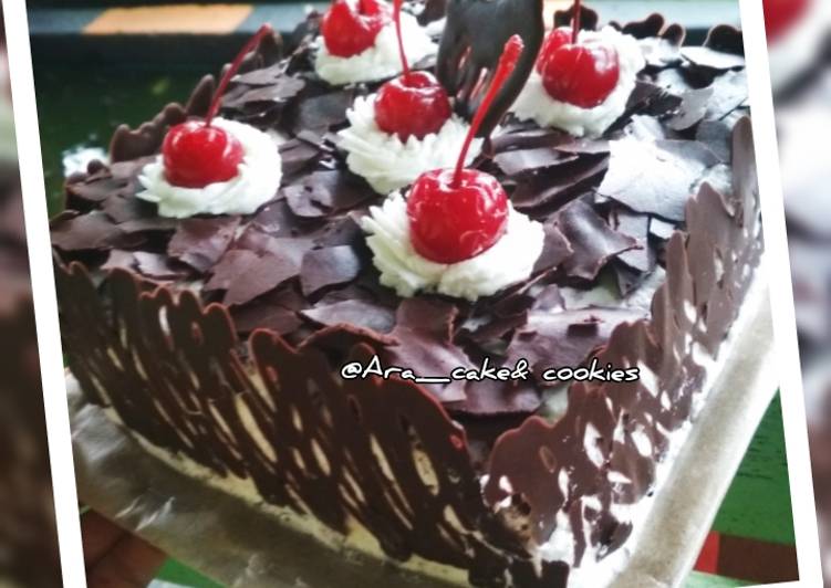 makanan Base cake Blackforest Jadi, Bisa Manjain Lidah