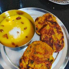 A picture of Falahari thepla.