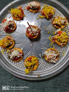 ચીઝ બિસ્કીટ સેન્ડવીચ(Cheese biscuit sandwich recipe in Gujarati) રેસીપી મુખ્ય ફોટો