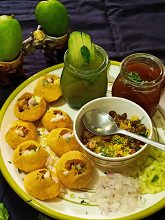 પાણીપુરી (Pani Puri Recipe In Gujarati) રેસીપી મુખ્ય ફોટો