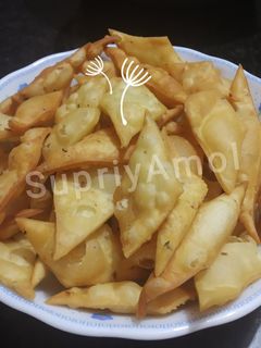 खारे शंकरपाळे (Khare Shankarpale recipe in marathi) रेसिपी चे मुख्य फोटो