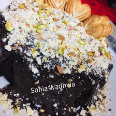 A picture of Special Oreo Biscuit Cake.