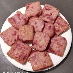A picture of Fried Luncheon Meat.