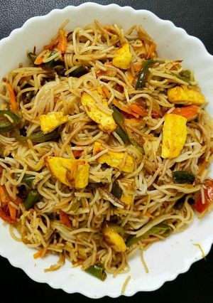 A picture of Paneer Hakka Noodles.