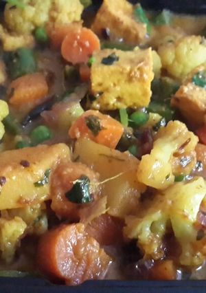 A picture of Navaratna Korma.