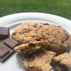 Salted Chocolate Chunk Cookies 🍪 A picture of Salted Chocolate Chunk Cookies 🍪.