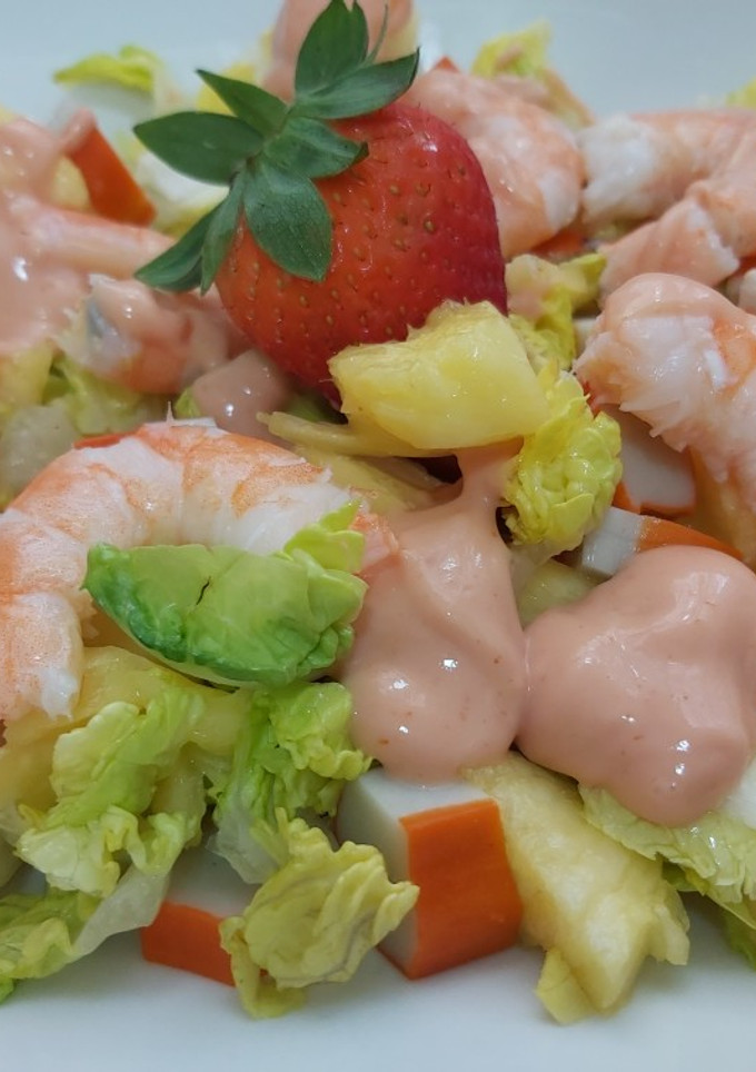Una foto de Cocktail de marisco con salsa rosa🦐🦐