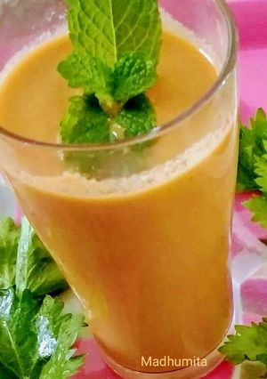 A picture of Carrot and Pomegranate juice.