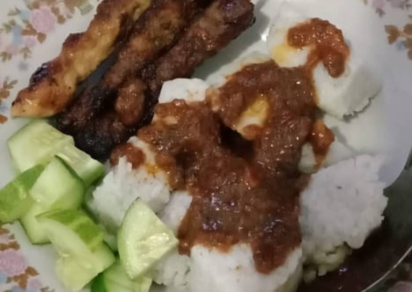 Sate sapi teflon empuk bumbu kacang + ketupat