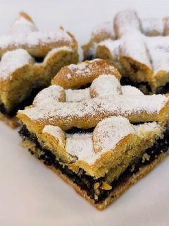 Mákos - rácsos mazsolás, meggy lekváros linzer recept fotója