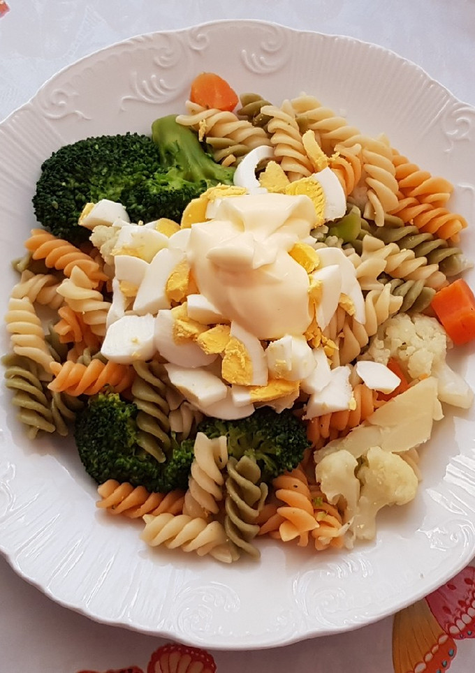 Una foto de Espirales con verduras y huevo 😋