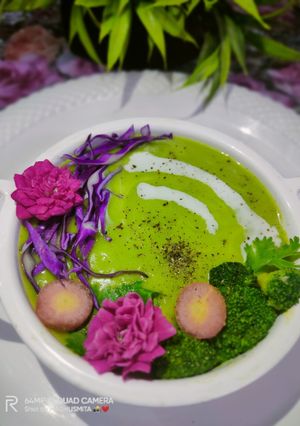 ब्रोकली सूप (Broccoli soup recipe in hindi) रेसिपी मुख्य फोटो