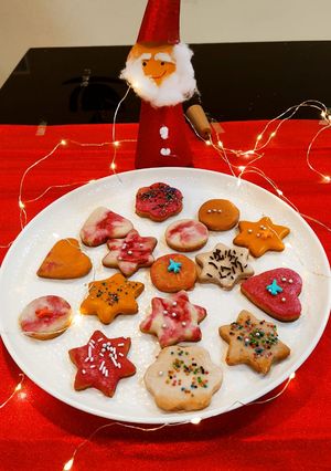 A picture of Christmas Cookies.