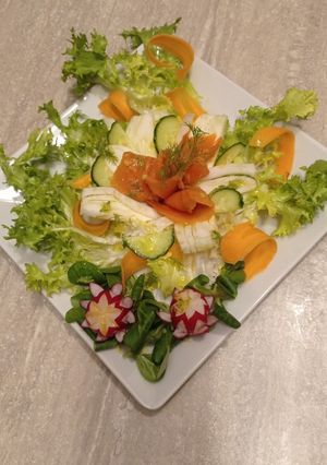 Foto di Insalata detox su letto di invidia riccia