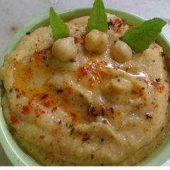 A picture of Hummus.