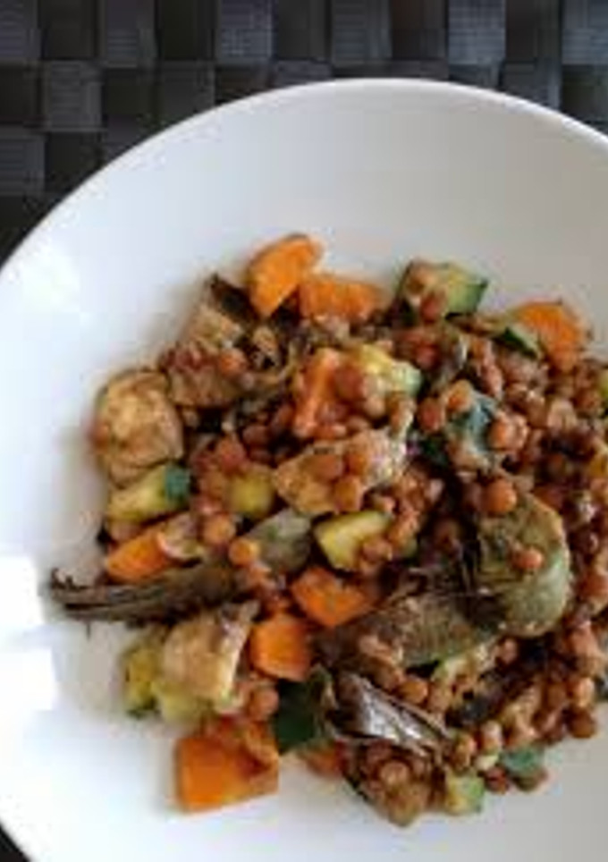 Una foto de Lentejas salteadas con verduras