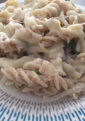 Una foto de Pasta blanca con atún