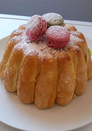 Une photo de 7• Charlotte à l'ananas