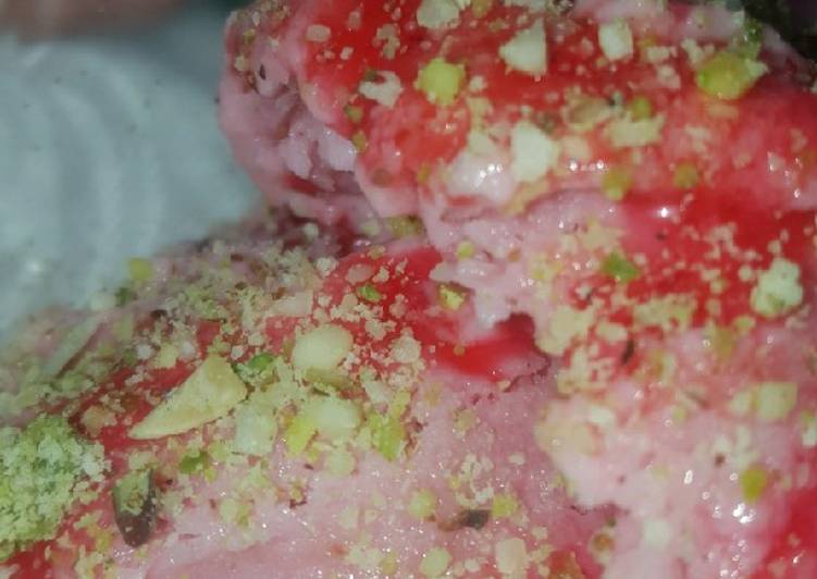 How to Prepare Quick Easy and quick without machine Strawberry icecream 🍨🍨