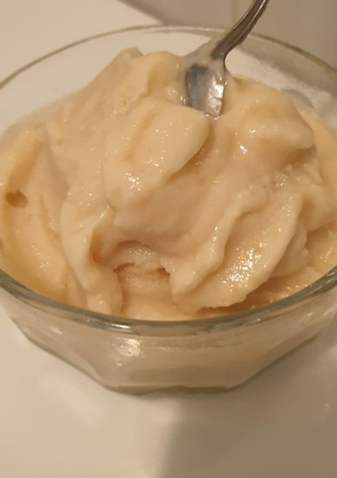 Una foto de Helado de pera con yogur natural sabor menta