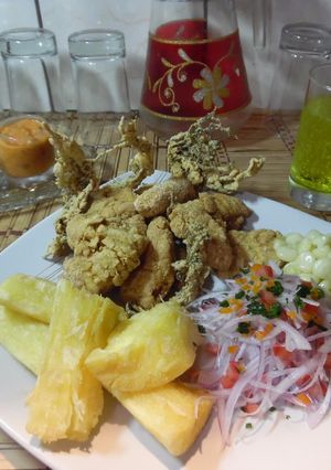 Una foto de Chicharrón de Pescado | Estilo James Salaz
