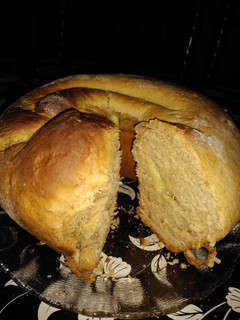 Una foto de Pan de leche, relleno con crema pastelera