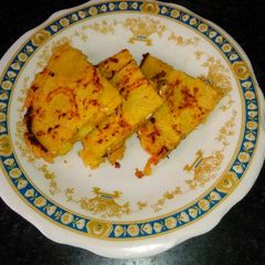 A picture of Stuffed paneer corn pancake.