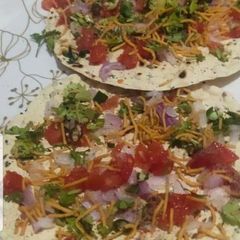 A picture of Masala papad.