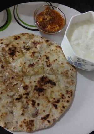 A picture of Tandoori aloo paratha.