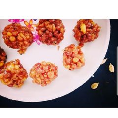 A picture of Bundi ke laddu.