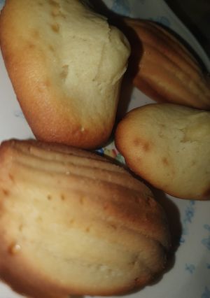 Une photo de Madeleine au miel d acacia