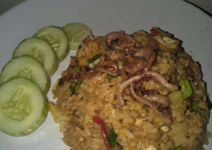 Langkah Mudah untuk Membuat Nasi Goreng Cumi Pete Anti Gagal