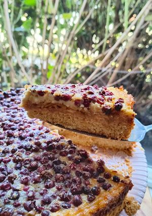 Una foto de Kuchen de manzana y murtilla