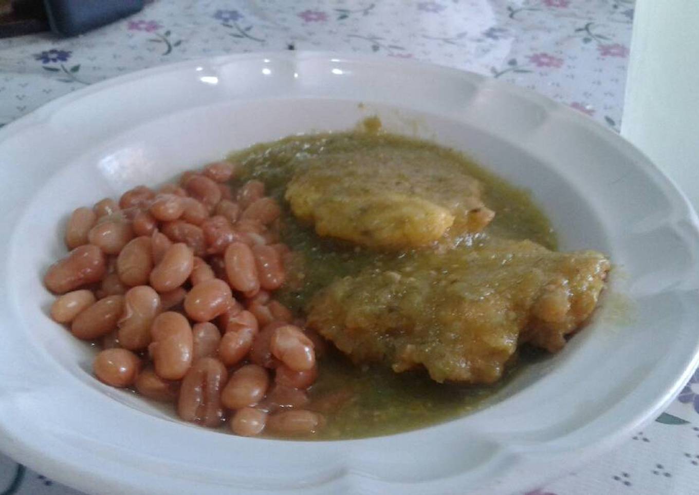 Tortitas de pollo en salsa verde