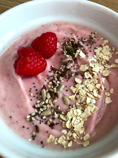 Una foto de Bowl smoothie plátano y frambuesa