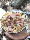 Fideos coditos con salchicha
