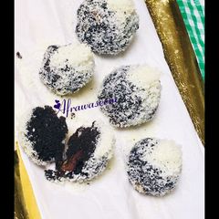 A picture of Leftover cake crumbs bites.