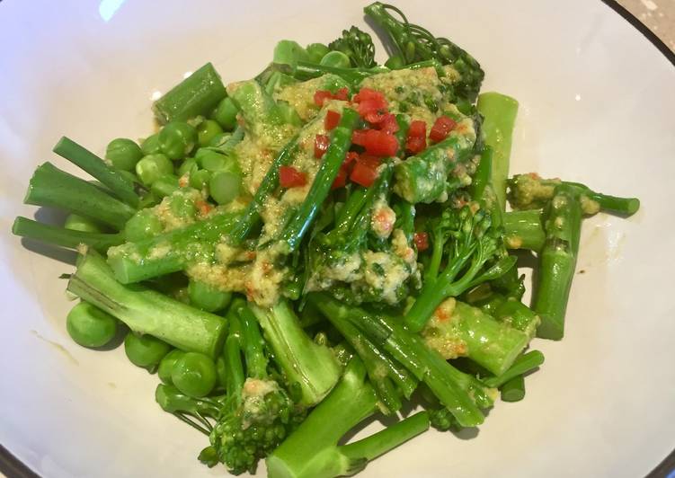 Green Veg with a Creamy Avocado &amp; Charred Chilli Dressing