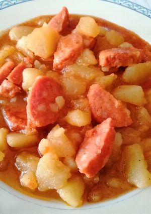 Paprikás krumpli lecsókolbásszal recept fotója