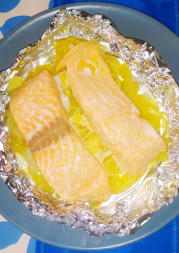 Una foto de Salmón en papillote con puerro